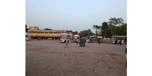 जीर्णोद्धार को तरस रहा इमलीचट्टी बस स्टैंड, यात्रियों को हो रही परेशानी