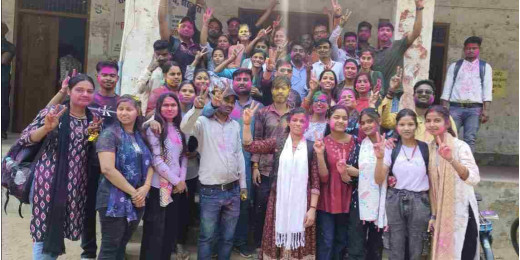 कार्यानंद शर्मा स्मारक महाविद्यालय में होली महोत्सव आयोजित
