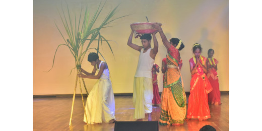 बिहार दिवस पर आयोजित सांस्कृतिक कार्यक्रम में स्कूली बच्चो ने दिया शानदार प्रस्तुति