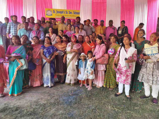संत जोसेफ स्कूल में धूमधाम से मना होली मिलन समारोह, रंगारंग प्रस्तुतियों ने बांधा समां 