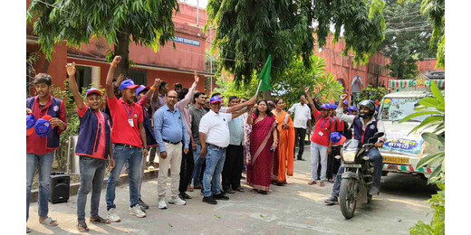 ​गंडक के कहर पर भारी पड़ा सेवा भाव: जैतपुर कॉलेज के स्वयंसेवकों ने बाढ़ पीड़ितों तक पहुँचाई मदद