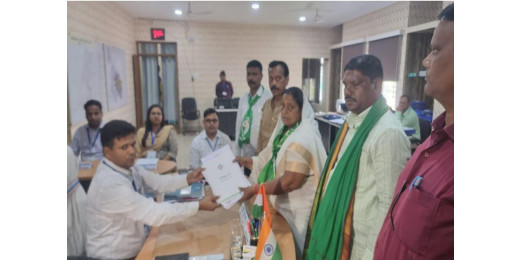 डुमरी सीट से बेबी देवी ने किया नामांकन, चुनाव में त्रिकोणीय मुकाबले की संभावना
