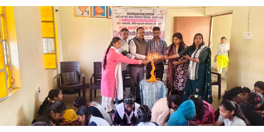 कस्तूरबा विद्यालय में मेहंदी प्रतियोगिता, छात्राओं ने दिया लैंगिक समानता का संदेश