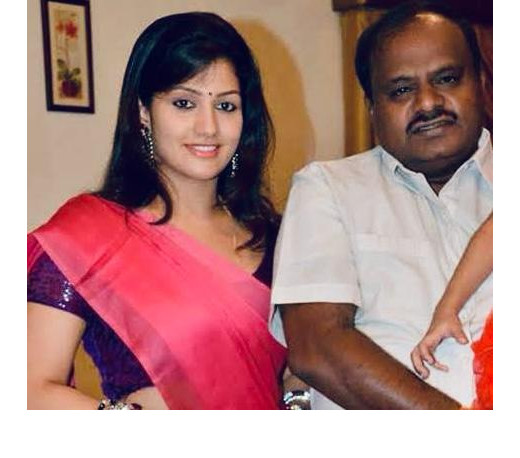 बिजनेसमैन से तोड़ा रिश्ता, मुख्यमंत्री को बनाया हमसफर, करोड़ों की मालकिन बनीं एक्ट्रेस