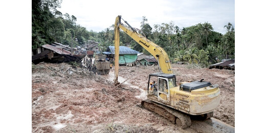 इंडोनेशिया : आपदा प्रभावितों के लिए रेस्क्यू ऑपरेशन जारी, मृतकों की संख्या 442 