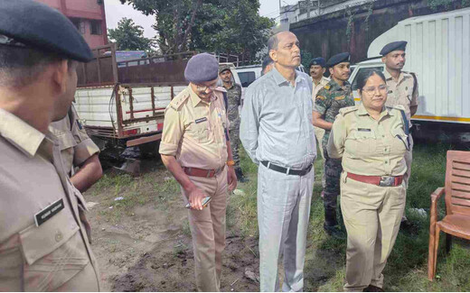 लखीसराय डीएम शैलेंद्र कुमार के निर्देश पर 3138 लीटर जब्त शराब पर चला बुलडोजर