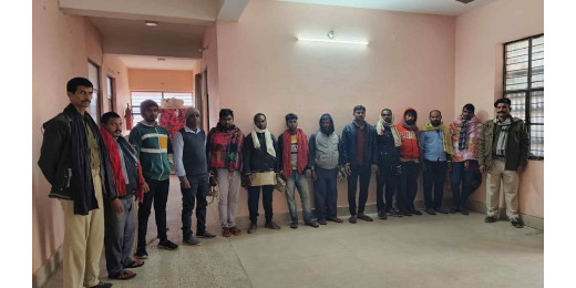 अवैध शराब मामले में दो विक्रेता सहित 12 गिरफ्तार