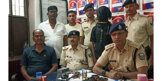 ट्रेन में चढ़ते हुए अपराधी गिरफ्तार, लोडेड पिस्तौल व जिंदा कारतूस बरामद