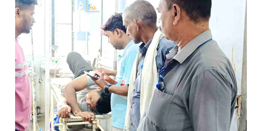 जिंदगी और मौत से जूझता रहा स्टेशन मास्टर, नहीं मिली सरकारी एम्बुलेंस की सुविधा