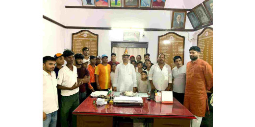 लंगट सिंह कॉलेज की खेल इकाईयों ने प्राचार्य प्रो. ओमप्रकाश राय का जन्मदिन धूमधाम से मनाया