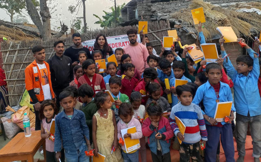 टीम आस ने बच्चों के बीच आयोजित की चित्रकला प्रतियोगिता