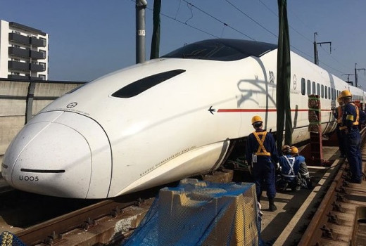 जापान : भूकंप ने रोकी रफ्तार, घंटों ठप रही हाई स्पीड ट्रेनें 