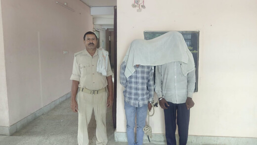 लखीसराय से भारी मात्रा में विदेशी शराब बरामद, चार पहिया वाहन के साथ दो धंधेबाज गिरफ्तार