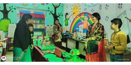द आर्क स्कूल के वार्षिक प्रदर्शनी में छात्रों ने रचनात्मकता का किया प्रदर्शन