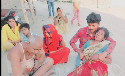मुखिया के दरवाजे पर हुई खूनी होली, एक युवक की मौत, कई घायल