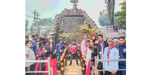 शैक्षणिक-टूर पर स्काउट गाइड टीम ने किया धार्मिक स्थलों का भ्रमण