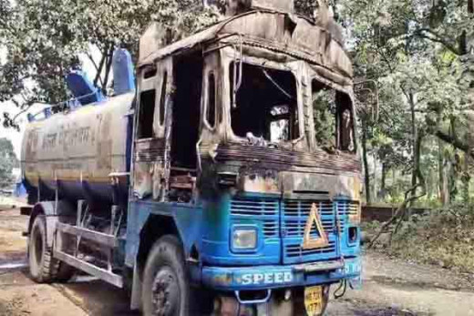 अपराधियों ने श्रीराम कंस्ट्रक्शन साइट पर की फायरिंग, वाहन को भी जलाया