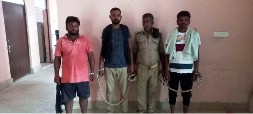 10 लीटर महुआ शराब के साथ तस्कर गिरफ्तार, दो शराबी भी गिरफ्तार