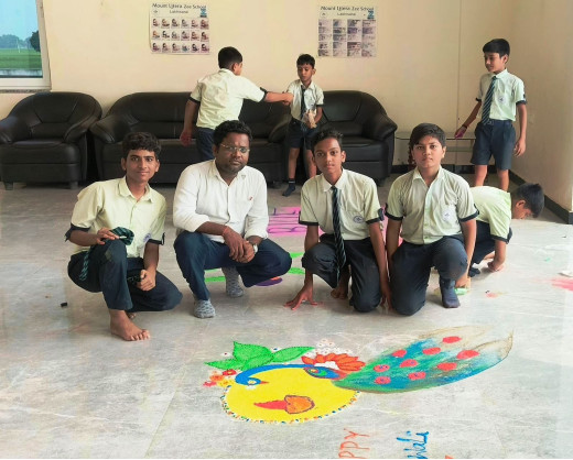 माउंट लिटेरा जी स्कूल में रंगोली एवं बोर्ड सजावट प्रतियोगिता आयोजित 