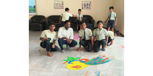 माउंट लिटेरा जी स्कूल में रंगोली एवं बोर्ड सजावट प्रतियोगिता आयोजित 