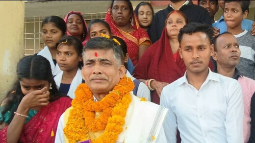 शीतलपुर: जहां एक शिक्षक की विदाई शब्द नहीं, संवेदना बन गई