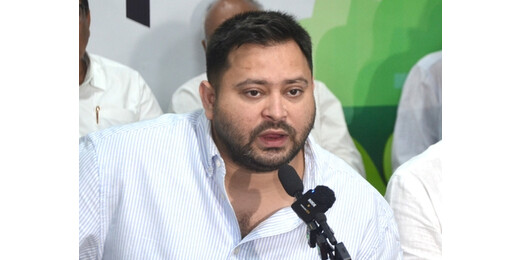 बिहार वोटर लिस्ट में गड़बड़ी पर गरमाई सियासत, तेजस्वी यादव ने दी सुप्रीम कोर्ट जाने की चेतावनी
