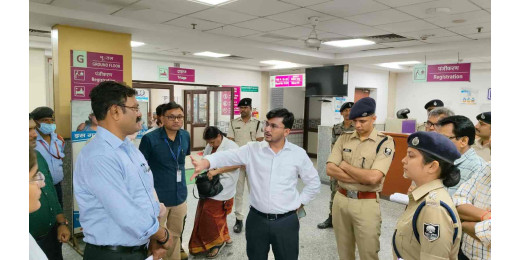 जेपी नड्डा के आगमन को लेकर एसकेएमसीएच में तैयारियां तेज, जिलाधिकारी ने किया निरीक्षण
