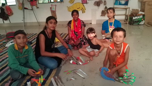 किलकारी में एनटीसीसी इंटर्नशिप पर आईं सलोनी रंजन, बच्चों को दे रही हैं क्राफ्ट और शिल्प कला का प्रशिक्षण