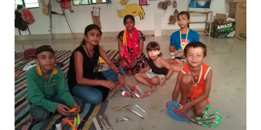 किलकारी में एनटीसीसी इंटर्नशिप पर आईं सलोनी रंजन, बच्चों को दे रही हैं क्राफ्ट और शिल्प कला का प्रशिक्षण