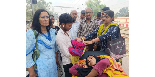 चलती ट्रेन में गूंजी किलकारी, सप्त क्रांति एक्सप्रेस में महिला ने दिया बच्ची को जन्म