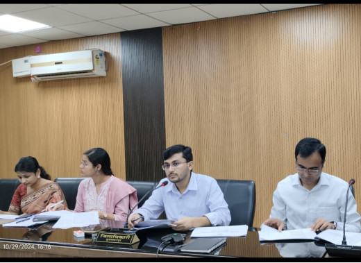 विकास कार्यों में गति लाने हेतु जिलाधिकारी की अध्यक्षता में प्रोजेक्ट मॉनिटरिंग ग्रुप की बैठक आयोजित