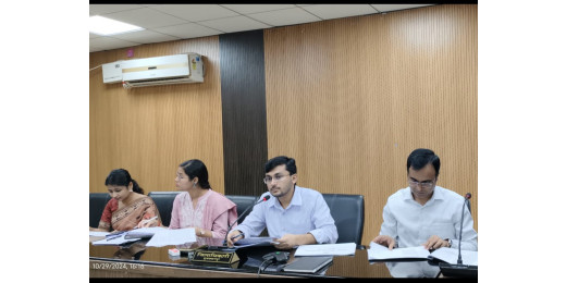 विकास कार्यों में गति लाने हेतु जिलाधिकारी की अध्यक्षता में प्रोजेक्ट मॉनिटरिंग ग्रुप की बैठक आयोजित