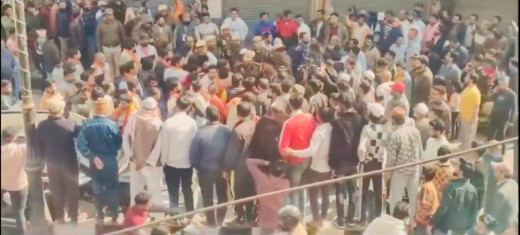 सीलमपुर में बुर्का हटाकर चेकिंग पर बवाल, भाजपा और आप के बीच तकरार