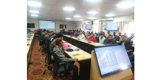 चतुर्थ कृषि रोड मैप पर डीएम की सख्ती, 20 सूत्री कार्यक्रमों की भी हुई गहन समीक्षा