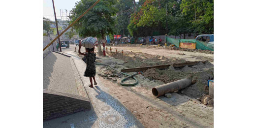 स्मार्ट सिटी परियोजना में बार-बार सड़क निर्माण से राहगीर परेशान