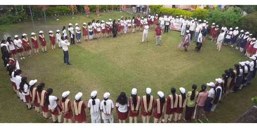 ‘पहले पढ़ाई, तब विदाई’ के नारों से गूंजा कजरा, छात्राओं ने बाल विवाह के खिलाफ निकाली रैली