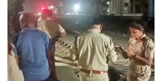 आरपीएफ इंस्पेक्टर के यहां छापा,विदेशी शराब व एक लाख नगदी बरामद
