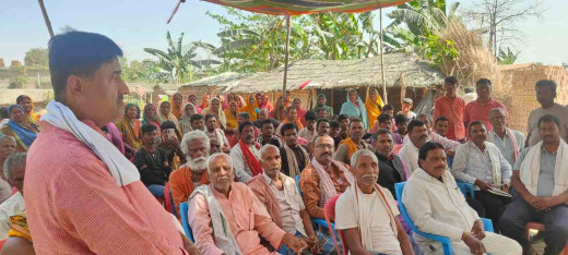 पूर्व मंत्री ने सुनी ग्रामीणों की समस्याएं, समाधान का दिया आश्वासन