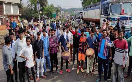 नियोजन नीति को लेकर झारखण्ड के छात्रों ने निकाली रैली