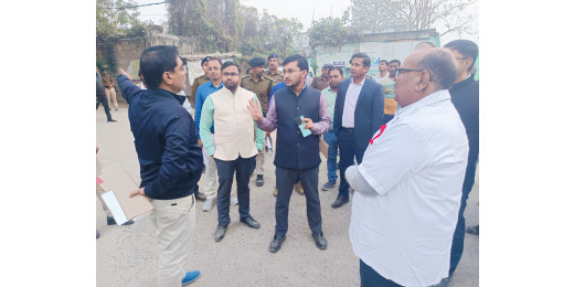 जिलाधिकारी ने सरकारी योजनाओं की प्रगति का लिया जायजा