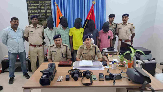 साहेबगंज थाना क्षेत्र में हुई लूट का पुलिस ने किया पर्दाफाश