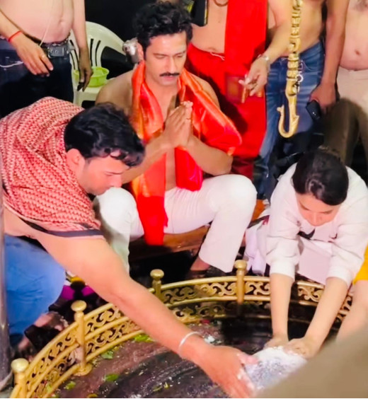 विक्की कौशल ने छावा फिल्म के रिलीज से पहले गिरिशनेश्वर मंदिर में की पूजा