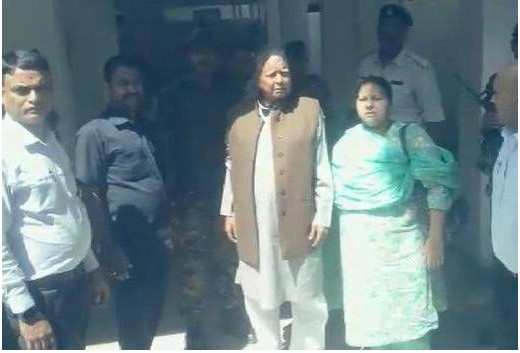 लैंड फॉर जॉब मामले में लालू यादव और उनके परिवार की ED के सामने हुई पेशी, RJD का प्रदर्शन जारी