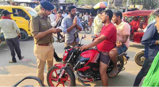 जाम से निजात के लिए प्रशासन का पैदल मार्च अभियान, लोगों को किया जागरूक