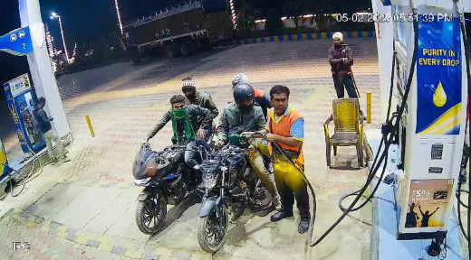 हथियारबंद अपराधियों ने नोजलमैन से लूटी बैग, तेजस्वी ने मुख्यमंत्री पर साधा निशाना