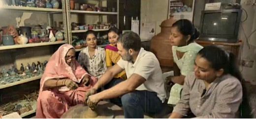 दिवाली पर पेंटर बने राहुल गांधी, बोले 10 जनपथ से मुझे प्रेम नहीं, यहां मेरे पिता की हुई मौत