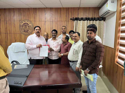 शिक्षक दिवस पर बिहार विश्वविद्यालय अतिथि प्राध्यापक संघ ने कुलपति को किया सम्मानित