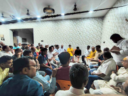 मोतीपुर निबंधन कार्यालय के स्थानांतरण पर बवाल, व्यवसायियों ने जताई आपत्ति