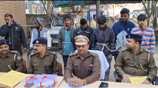 लालपुर थाना पुलिस ने सात बाइक चोरों को किया गिरफ्तार, 5 बाइक, 1 स्कूटी और 1 पिस्टल बरामद