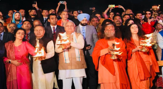 बिहार के राज्यपाल आरिफ मोहम्मद खान ने महाकुंभ में डुबकी लगाई, महाकुंभ को बताया भारत की आध्यात्मिक विरासत